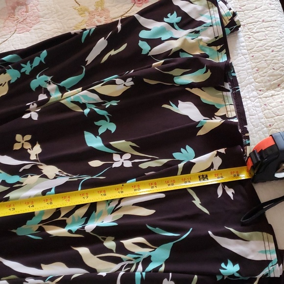 Lovely 'Studio I' Dress. Size 12 - Picture 3 of 6